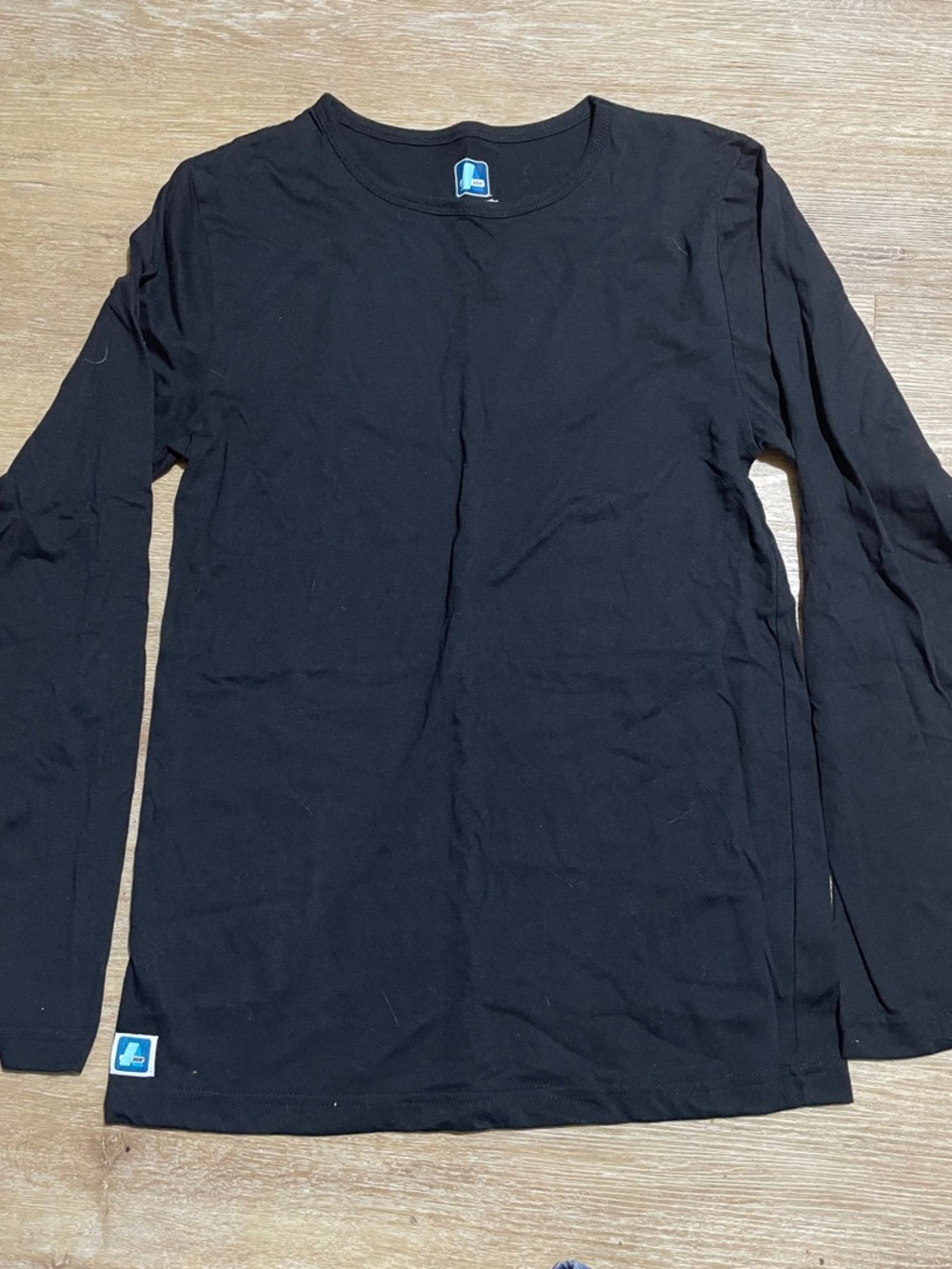 Men's Black Long-Sleeve Crewneck Tee